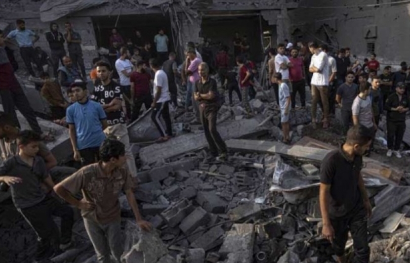 ١٨ بلدًا تدعو بالإفراج الفوري عن السجناء في قطاع غزة